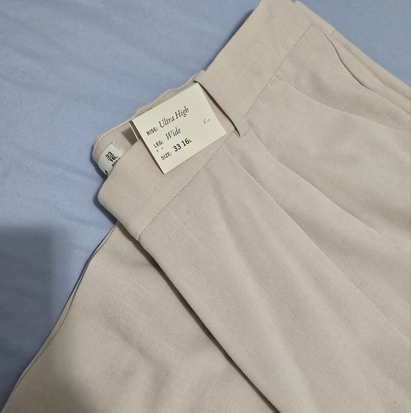 Womens Abercrombie Pants - Picture 2 of 2